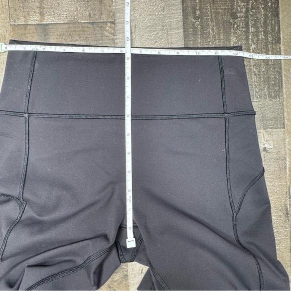 Lululemon Everlux In Movement Tight 25” size 6 - Picture 8 of 12